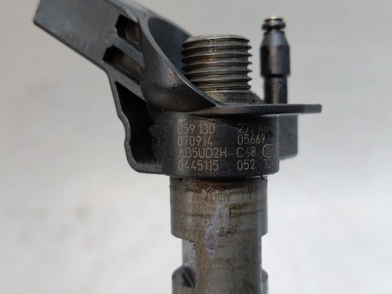 Recambio de inyector para audi q7 (4lb) 3.0 tdi quattro referencia OEM IAM 059130277BD  