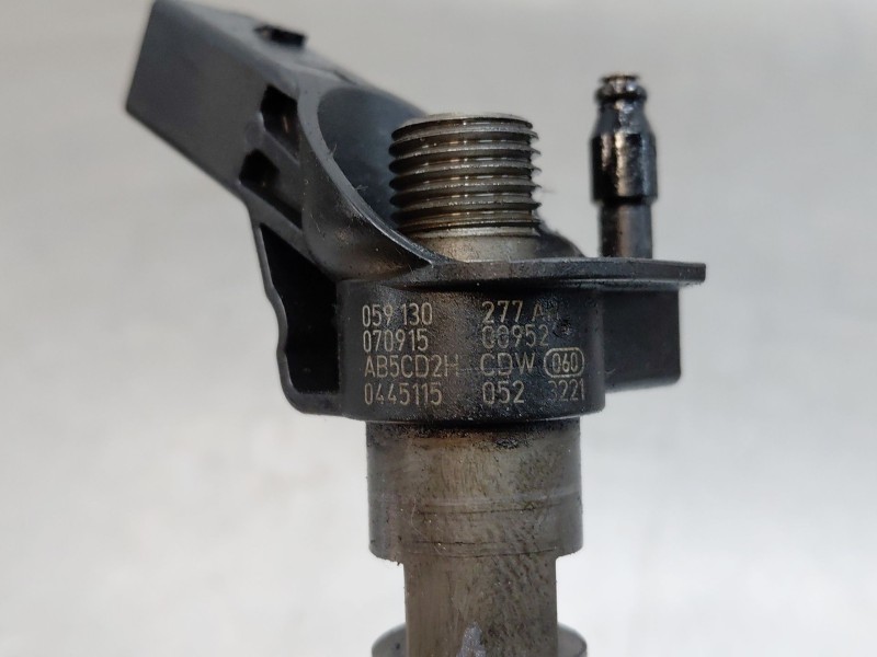 Recambio de inyector para audi q7 (4lb) 3.0 tdi quattro referencia OEM IAM 059130277BD  