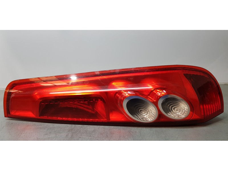 Recambio de piloto trasero derecho para ford fiesta (cbk) trend referencia OEM IAM 6S6113404BF  