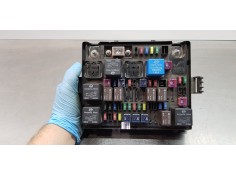 Recambio de caja reles / fusibles para ssangyong rodius xdi limited referencia OEM IAM A16065217 8235021340 