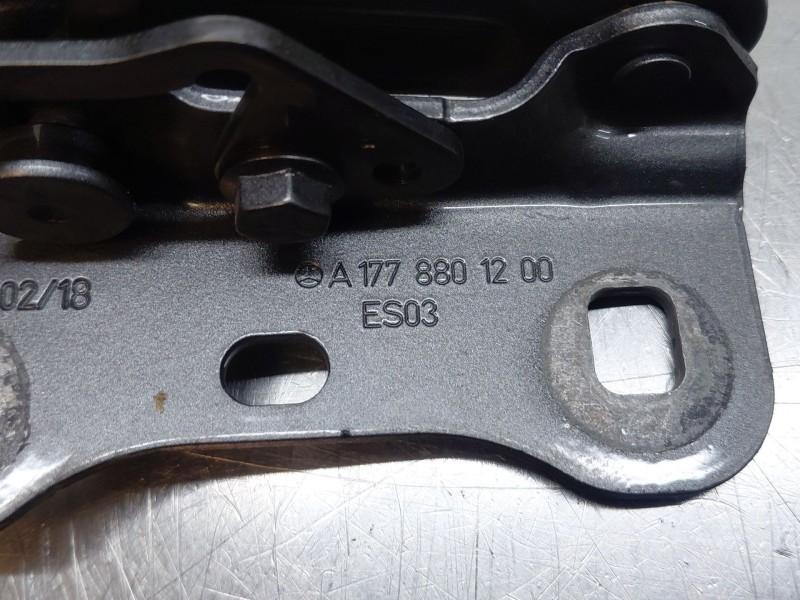 Recambio de bisagra capot para mercedes-benz clase a (w177) a 180 d (177.003) referencia OEM IAM A1778801200  