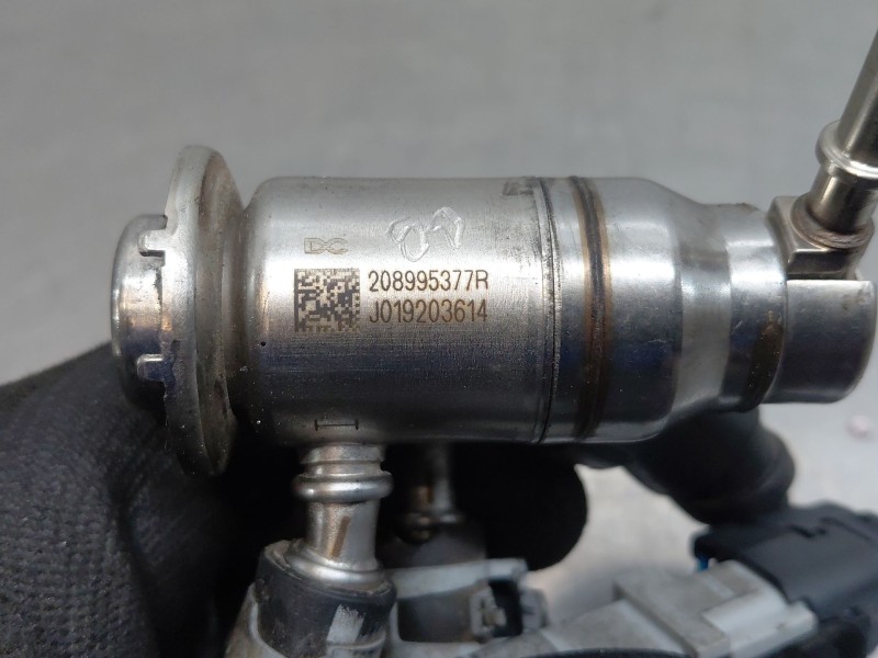 Recambio de inyector para mercedes-benz clase a (w177) a 180 d (177.003) referencia OEM IAM 208995377R  