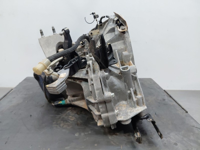 Recambio de caja cambios para dacia sandero essence referencia OEM IAM JH3372  