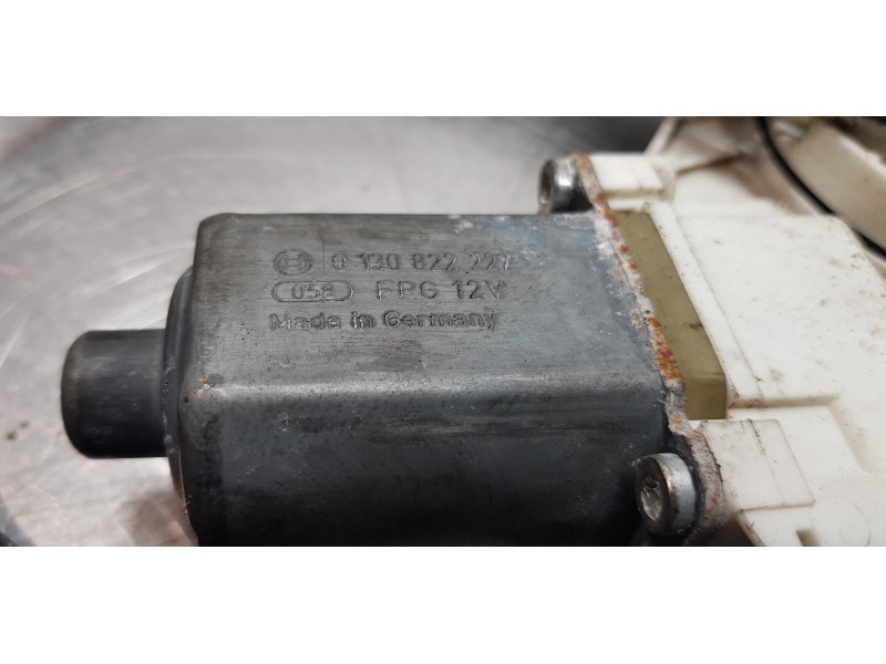 Recambio de elevalunas delantero derecho para bmw serie 1 berlina (e81/e87) 116i referencia OEM IAM 51337138466   Recambio de elevalunas delantero derecho para bmw serie 1 berlina (e81/e87) 116i referencia OEM IAM 51337138466