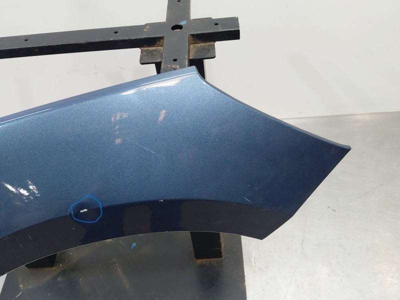 Recambio de aleta delantera derecha para ford focus iv (hn) 1.0 ecoboost referencia OEM IAM 2621783  