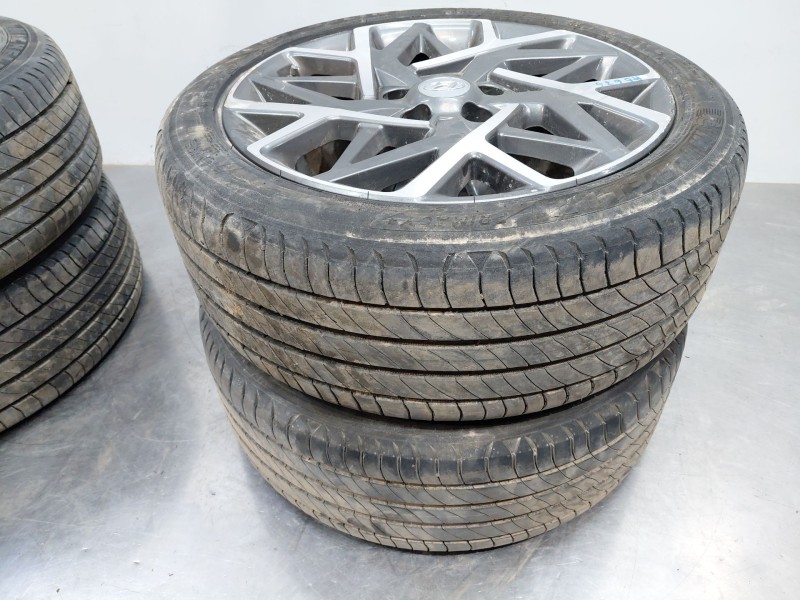 Recambio de juego llantas para hyundai kona hybrid referencia OEM IAM 52910CM300  