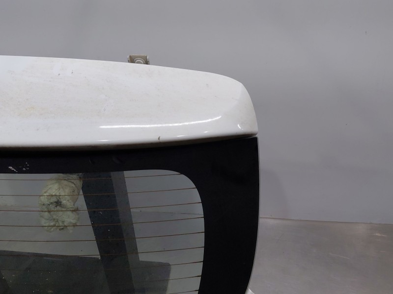Recambio de porton trasero para dacia sandero essential referencia OEM IAM 901003145R  