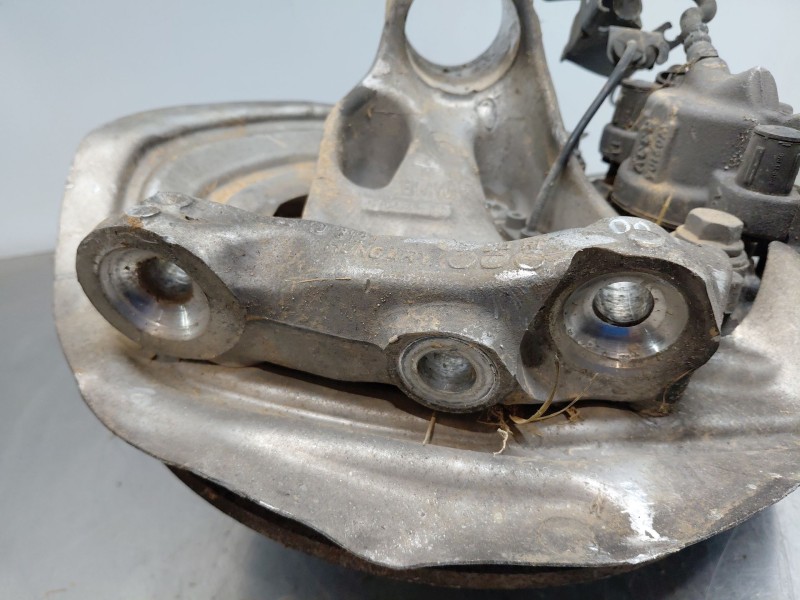 Recambio de mangueta delantera derecha para bmw serie 1 lim. (f20/f21) 116 i referencia OEM IAM 31216792286  
