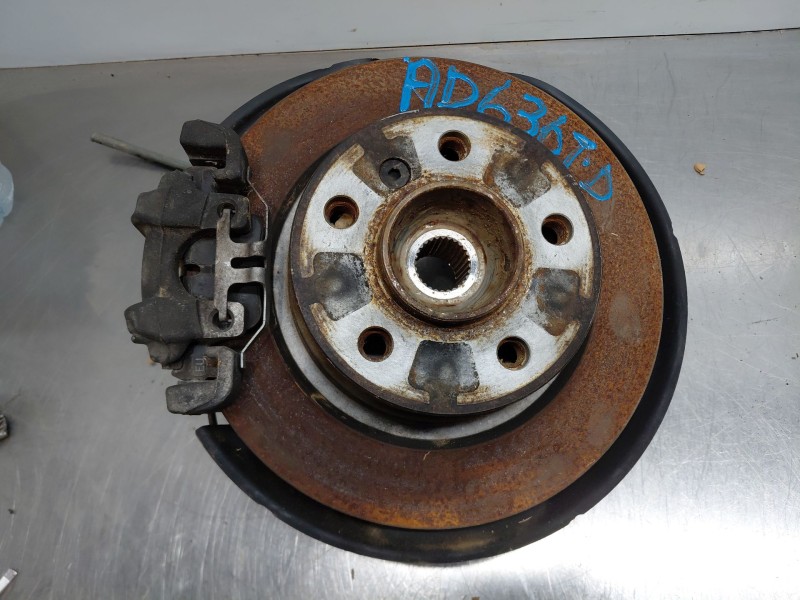 Recambio de mangueta trasera derecha para bmw serie 1 lim. (f20/f21) 116 i referencia OEM IAM 33326792516  