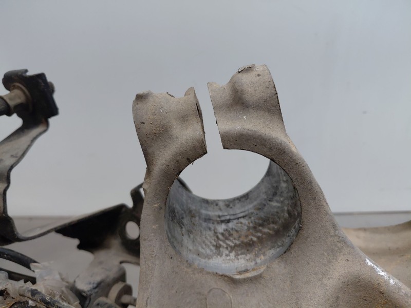 Recambio de mangueta delantera izquierda para bmw serie 1 lim. (f20) sport referencia OEM IAM 31216792285  