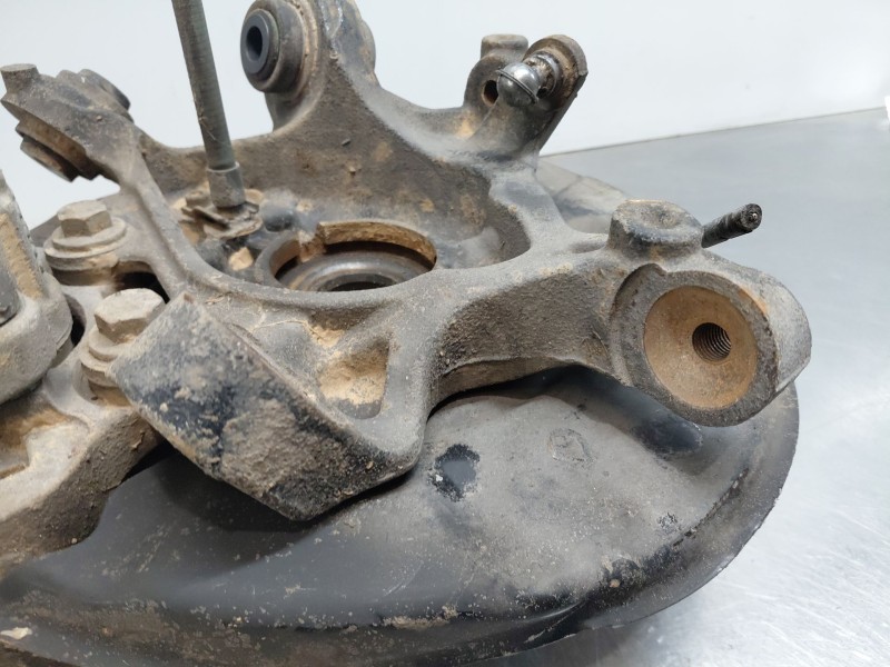 Recambio de mangueta trasera izquierda para bmw serie 1 lim. (f20) sport referencia OEM IAM 33326792515  