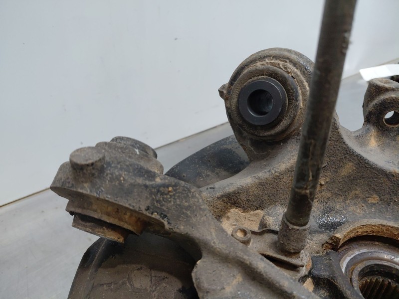 Recambio de mangueta trasera izquierda para bmw serie 1 lim. (f20) sport referencia OEM IAM 33326792515  