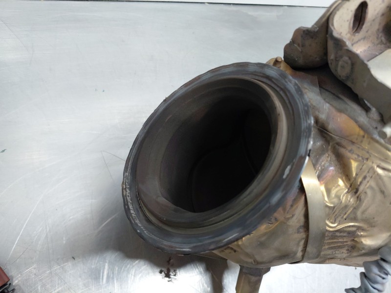 Recambio de catalizador para ford focus iv (hn) 1.0 ecoboost referencia OEM IAM 2472216  
