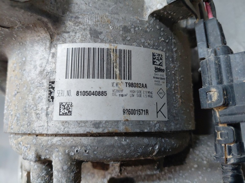 Recambio de compresor aire acondicionado para dacia sandero essential referencia OEM IAM 926001571R  