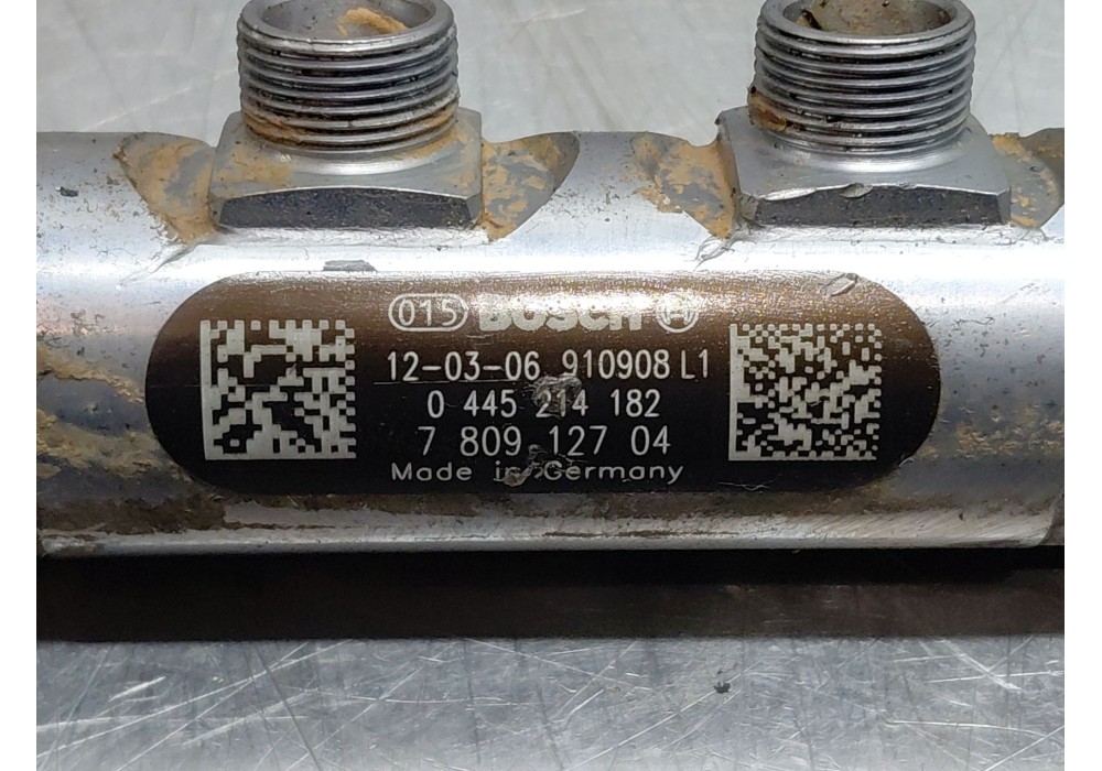 Recambio de rampa inyectora para bmw serie 1 lim. (f20) sport referencia OEM IAM 13537809127 13537805734 0445214182