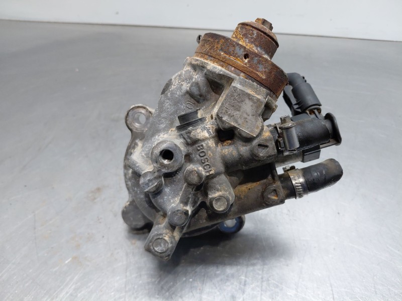 Recambio de bomba inyeccion para bmw serie 1 lim. (f20) sport referencia OEM IAM 13518577649  