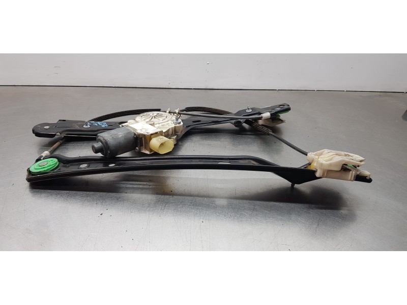 Recambio de elevalunas delantero izquierdo para bmw serie 1 berlina (e81/e87) 116i referencia OEM IAM 51337138465   Recambio de elevalunas delantero izquierdo para bmw serie 1 berlina (e81/e87) 116i referencia OEM IAM 51337138465