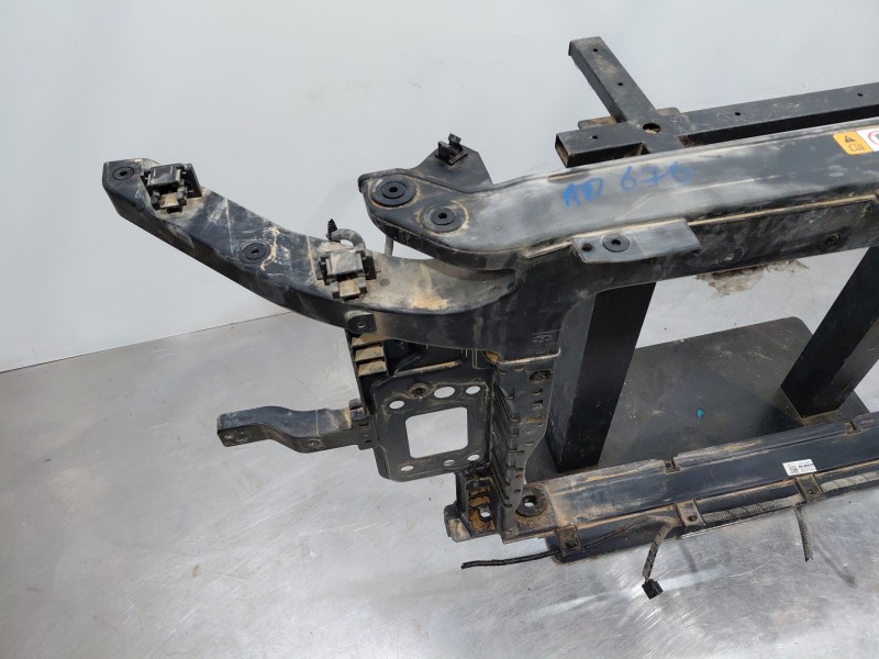 Recambio de panel frontal para hyundai kona hybrid referencia OEM IAM 64101CM500  