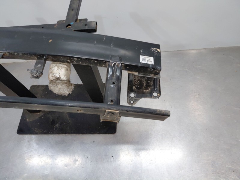 Recambio de refuerzo paragolpes delantero para hyundai kona hybrid referencia OEM IAM 64900CM500  