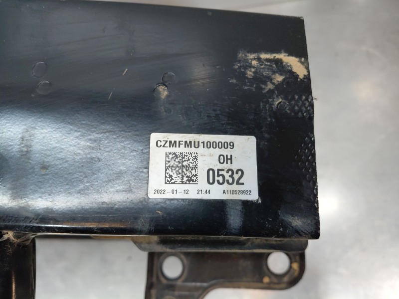 Recambio de refuerzo paragolpes delantero para hyundai kona hybrid referencia OEM IAM 64900CM500  