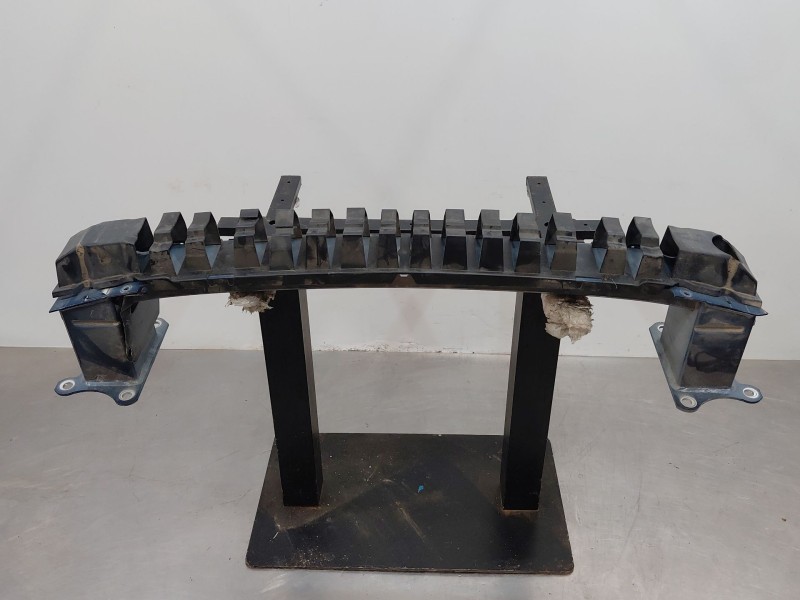 Recambio de refuerzo paragolpes delantero para ford focus iv (hn) 1.0 ecoboost referencia OEM IAM 2304890  