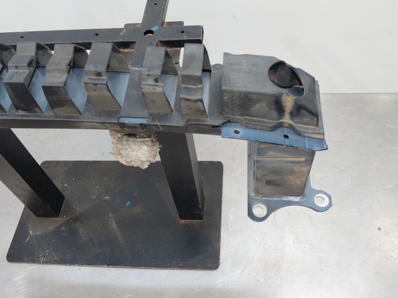 Recambio de refuerzo paragolpes delantero para ford focus iv (hn) 1.0 ecoboost referencia OEM IAM 2304890  
