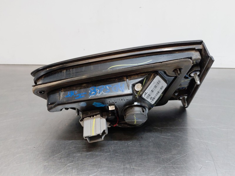 Recambio de piloto trasero izquierdo interior para jeep compass ii multiair referencia OEM IAM 55112685AA P55112685AA 