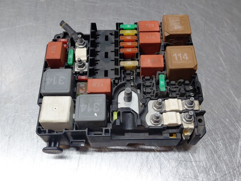 Recambio de caja reles / fusibles para peugeot 508 active referencia OEM IAM 9804848580  