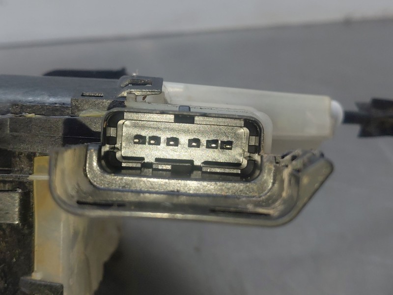 Recambio de cerradura puerta trasera izquierda para peugeot 508 active referencia OEM IAM 9813154080  