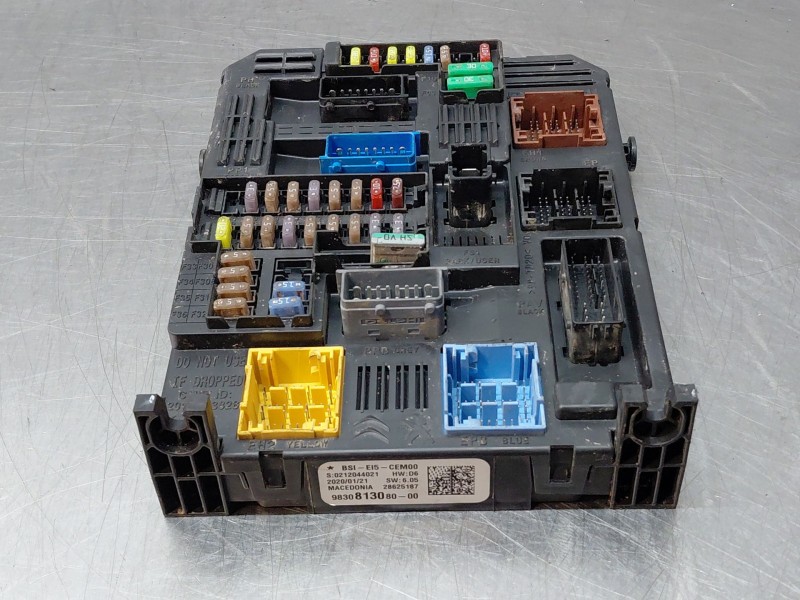 Recambio de caja reles / fusibles para peugeot 508 active referencia OEM IAM 9830813080  