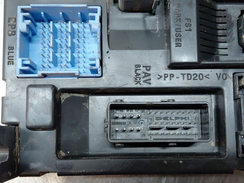 Recambio de caja reles / fusibles para peugeot 508 active referencia OEM IAM 9830813080  