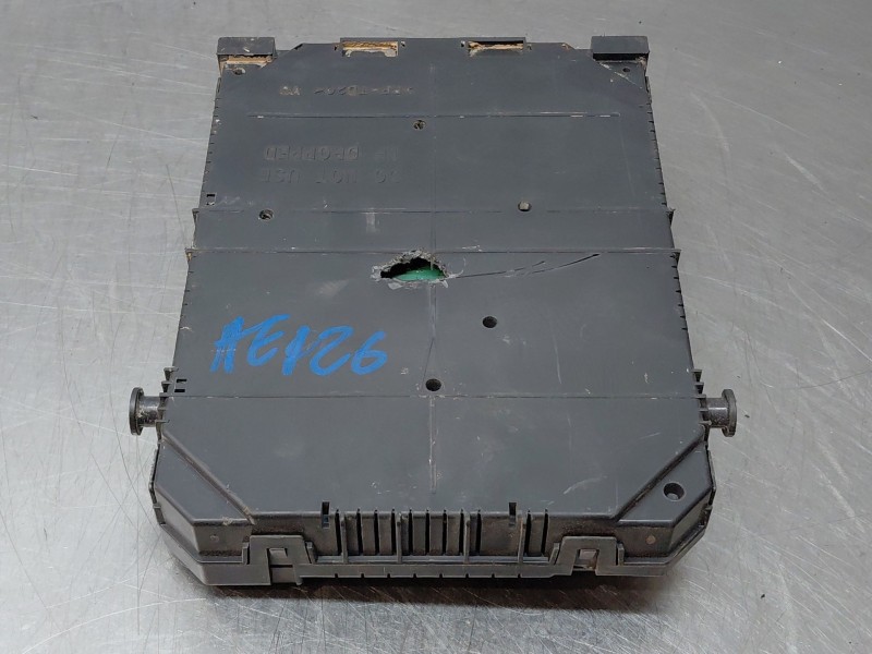 Recambio de caja reles / fusibles para peugeot 508 active referencia OEM IAM 9830813080  