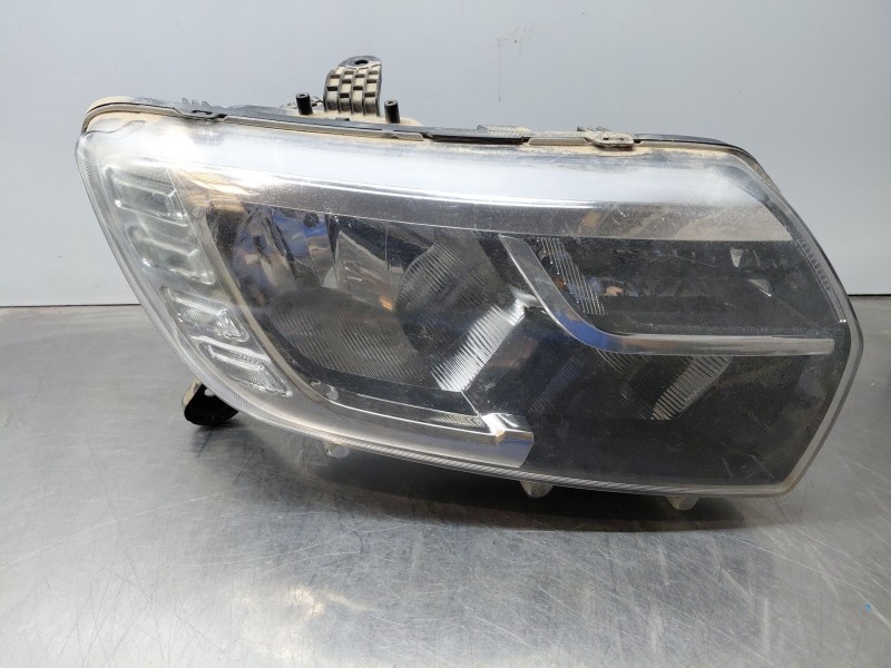 Recambio de faro derecho para dacia sandero essential referencia OEM IAM 260103529R  