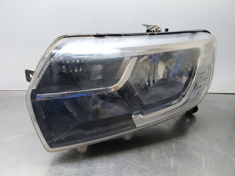 Recambio de faro izquierdo para dacia sandero essential referencia OEM IAM 260604218R  