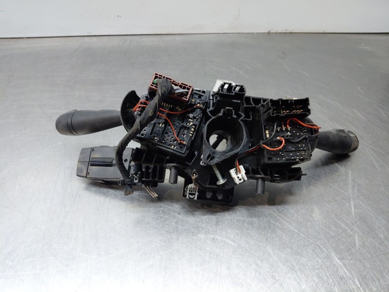 Recambio de mando multifuncion para dacia sandero essential referencia OEM IAM 255679575R 479452659R 