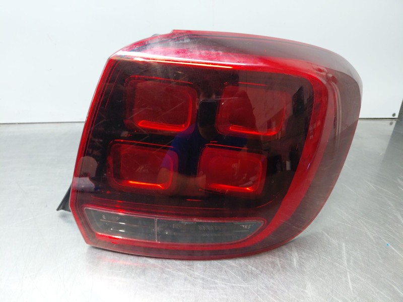 Recambio de piloto trasero derecho para dacia sandero essential referencia OEM IAM 265506147R  