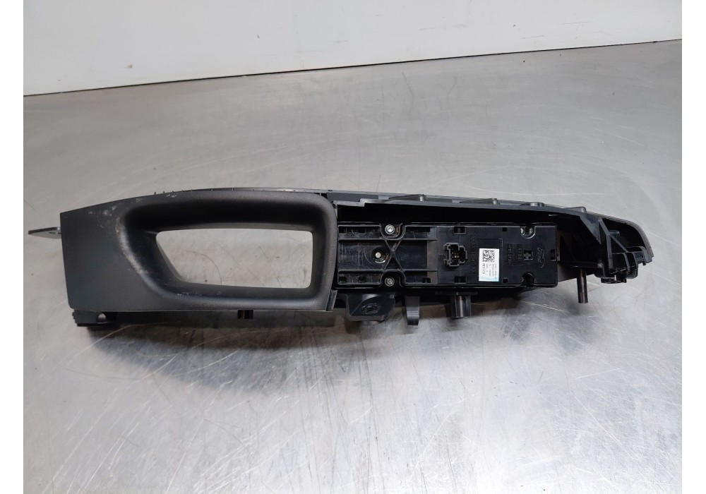 Recambio de mando elevalunas delantero izquierdo para ford focus iv (hn) 1.0 ecoboost referencia OEM IAM 2486306  