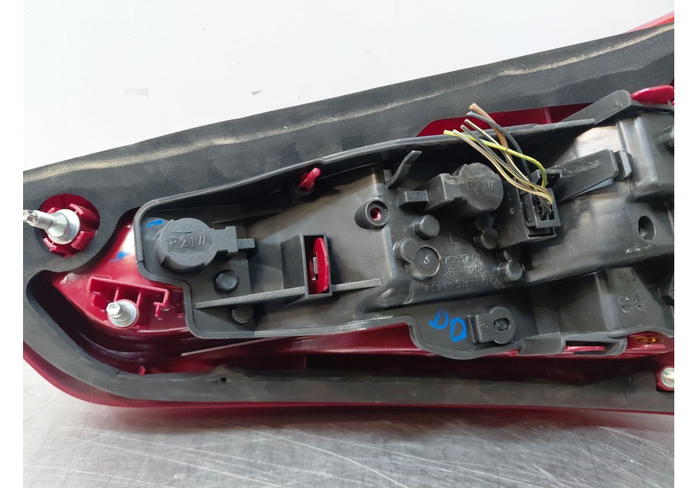 Recambio de piloto trasero izquierdo para audi a1 sportback (8xa, 8xf) 1.2 tfsi referencia OEM IAM 8X0945093D  