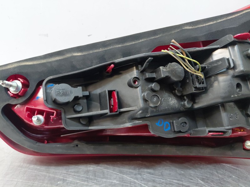 Recambio de piloto trasero izquierdo para audi a1 sportback (8xa, 8xf) 1.2 tfsi referencia OEM IAM 8X0945093D  