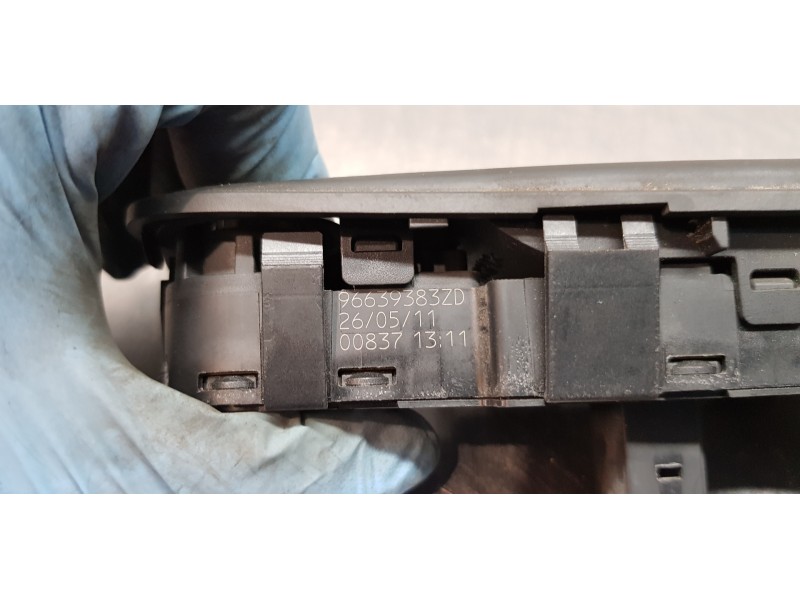 Recambio de mando elevalunas delantero izquierdo para citroen c4 grand picasso exclusive referencia OEM IAM 96639383ZD  