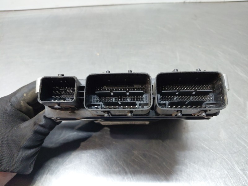 Recambio de centralita motor uce para dacia sandero essential referencia OEM IAM 237101118S 0281035669 