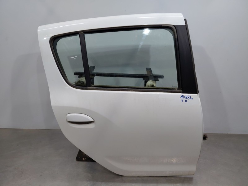 Recambio de puerta trasera derecha para dacia sandero essential referencia OEM IAM 821002434R  
