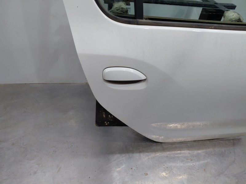 Recambio de puerta trasera derecha para dacia sandero essential referencia OEM IAM 821002434R  