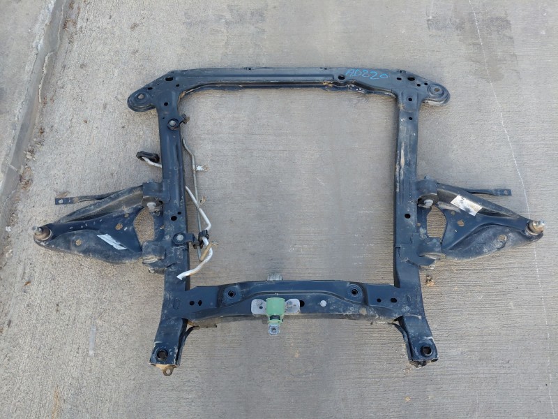 Recambio de puente delantero para dacia sandero essence referencia OEM IAM   
