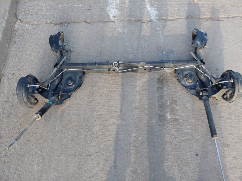 Recambio de puente trasero para dacia sandero essence referencia OEM IAM   