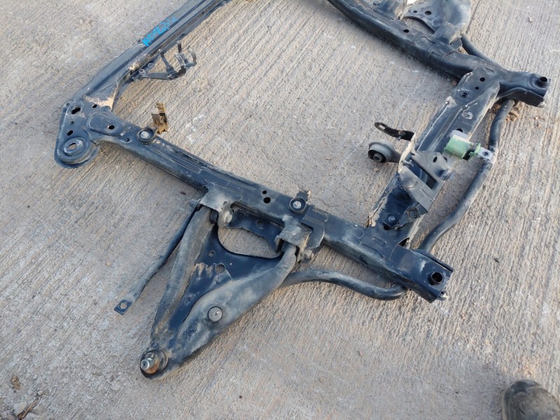 Recambio de puente delantero para dacia sandero essential referencia OEM IAM   