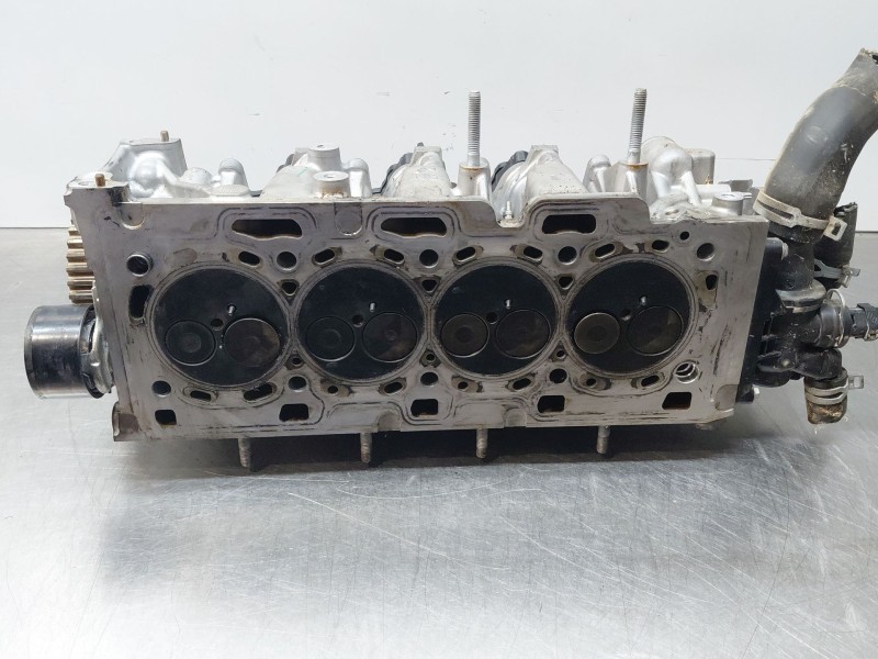 Recambio de culata para dacia sandero essential referencia OEM IAM 110426296R  