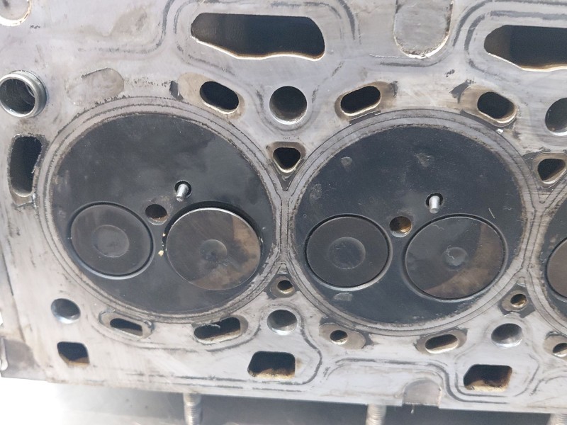 Recambio de culata para dacia sandero essential referencia OEM IAM 110426296R  