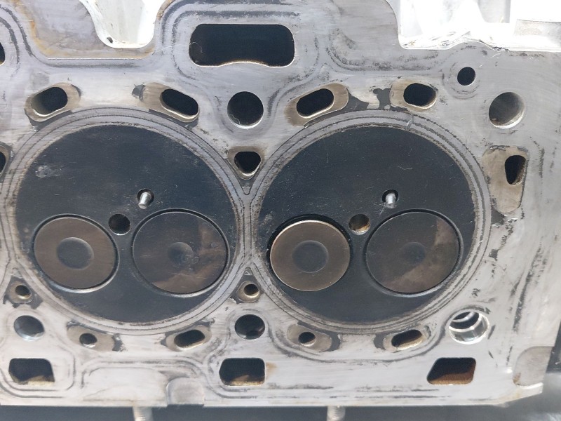 Recambio de culata para dacia sandero essential referencia OEM IAM 110426296R  