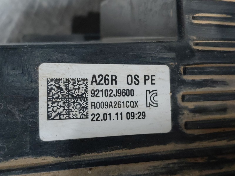 Recambio de faro derecho para hyundai kona hybrid referencia OEM IAM 92102J9600  
